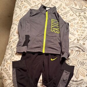 Nike Charcoal and Lime Activewear Set